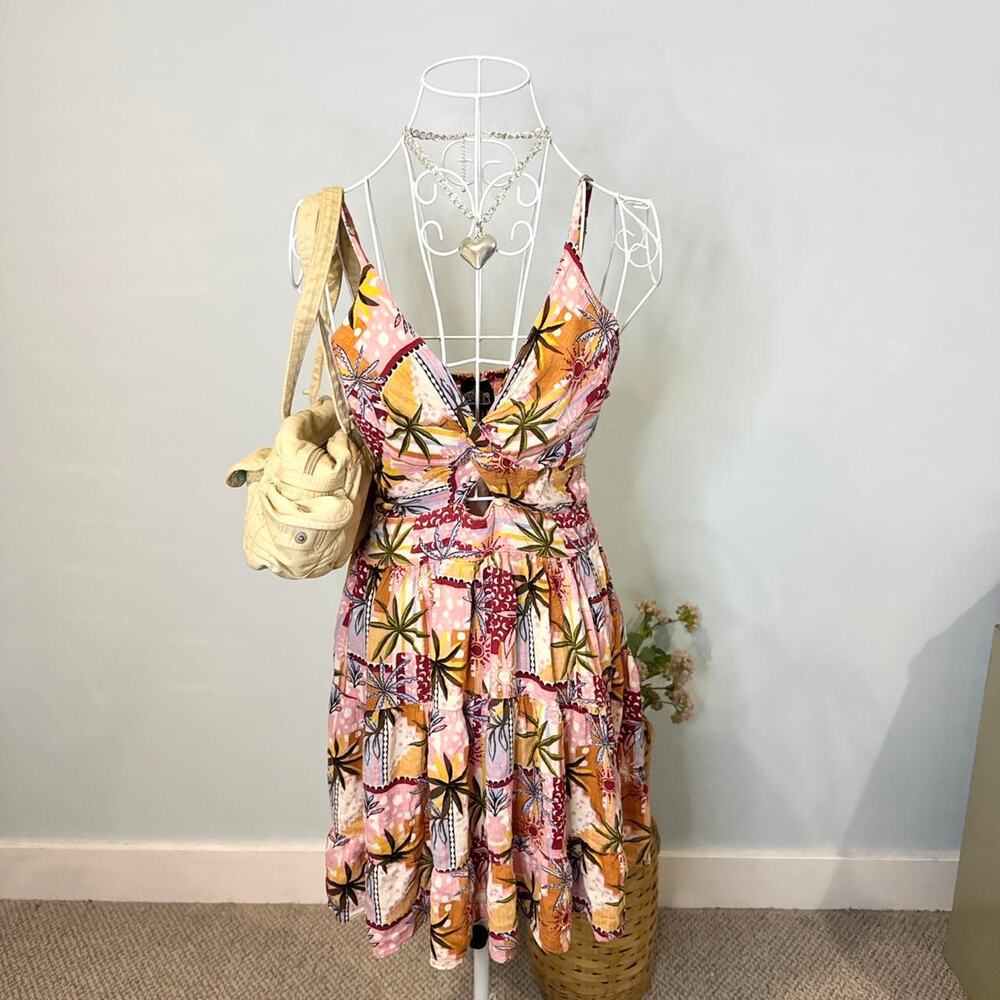 Cute vintage y2k 90s floral beachy babydoll sun dress